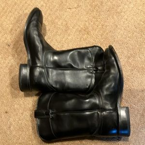 Black men’s leather boots. OFFERS APPRECIATED